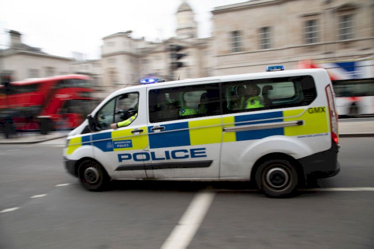 Horrific video shows teenager chased and stabbed by gang in Hyde Park - Voice Online