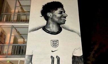 Marcus Rashford mural unveiled on the side of a North London school